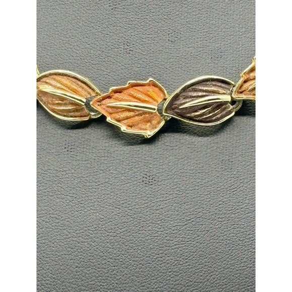Vintage Enameled Textured Gold Tone Connected Leaves Necklace W Matching Earring - Picture 5 of 12
